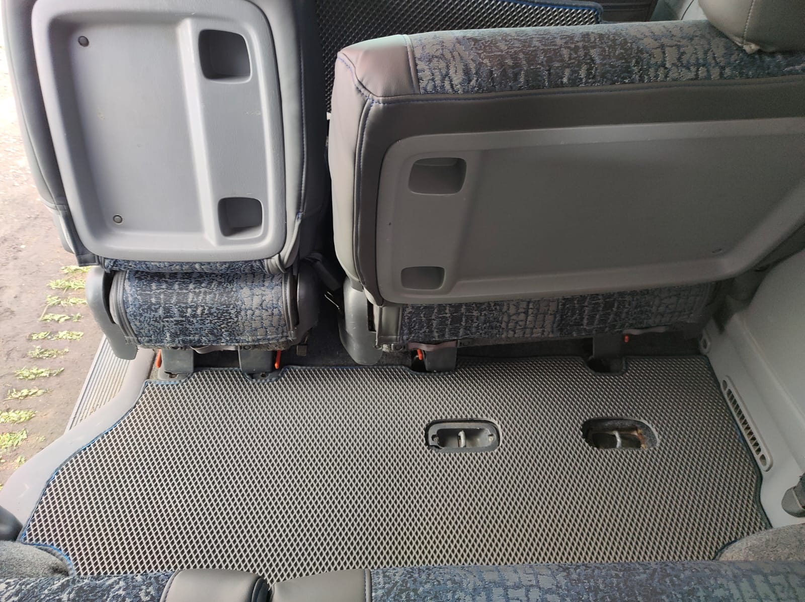 Коврик в багажник +3 ряд EVA Toyota Hiace Regius 60/40 1997 - 1999 (RCH41W, RCH47W, KCH40G, KCH40W, KCH46G, KCH46W)