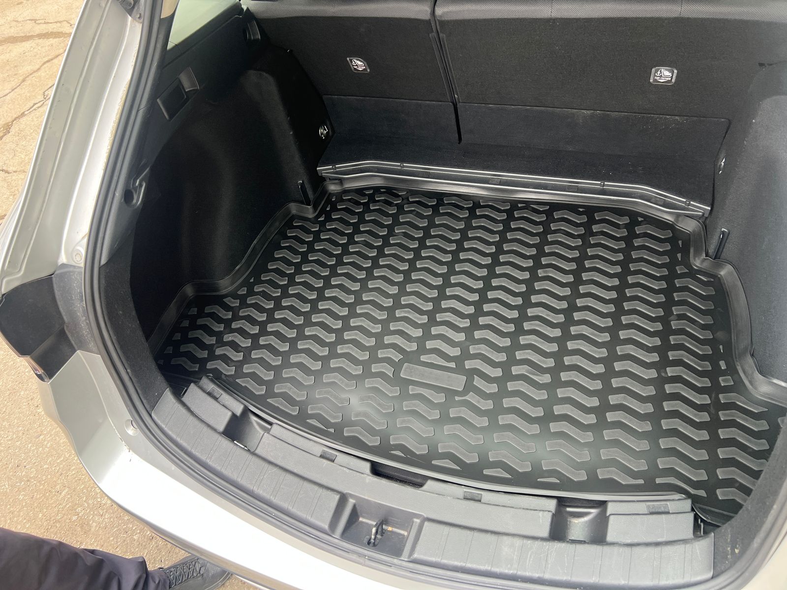 Коврик в багажник Toyota Corolla Touring 2018-  нижний (полиуретан) Aileron