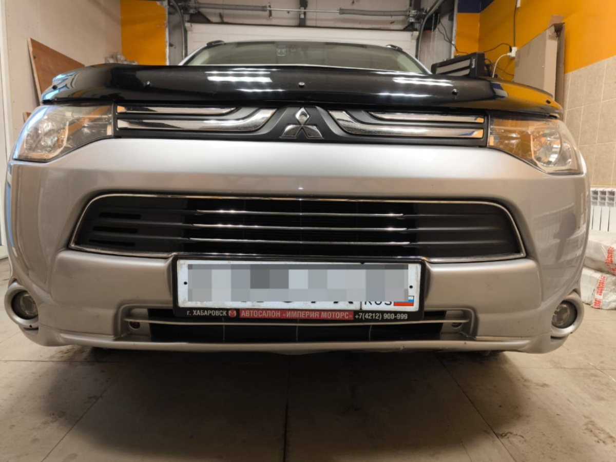 Утеплитель радиатора кожаный Mitsubishi Outlander 2012-2014