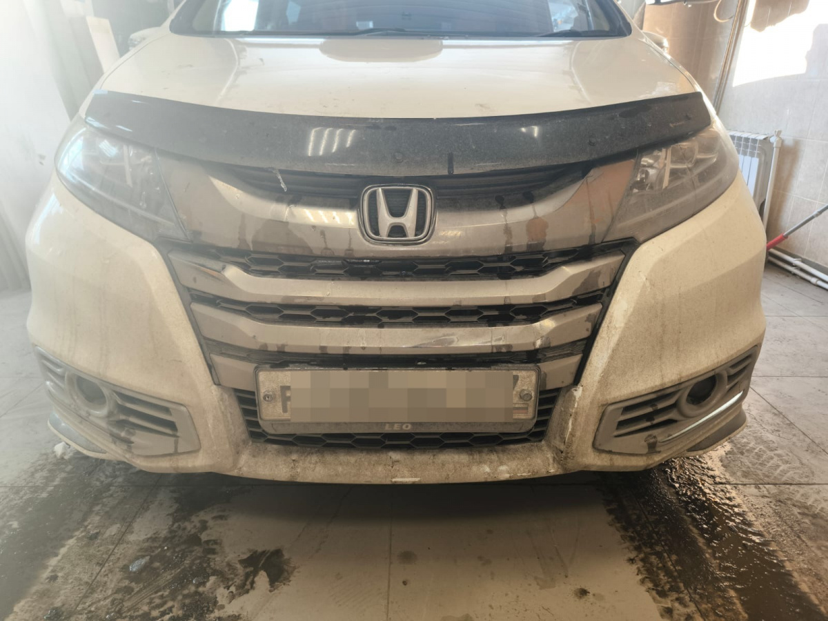 Утеплитель радиатора кожаный Honda Odyssey 2013-2017 из 3 частей