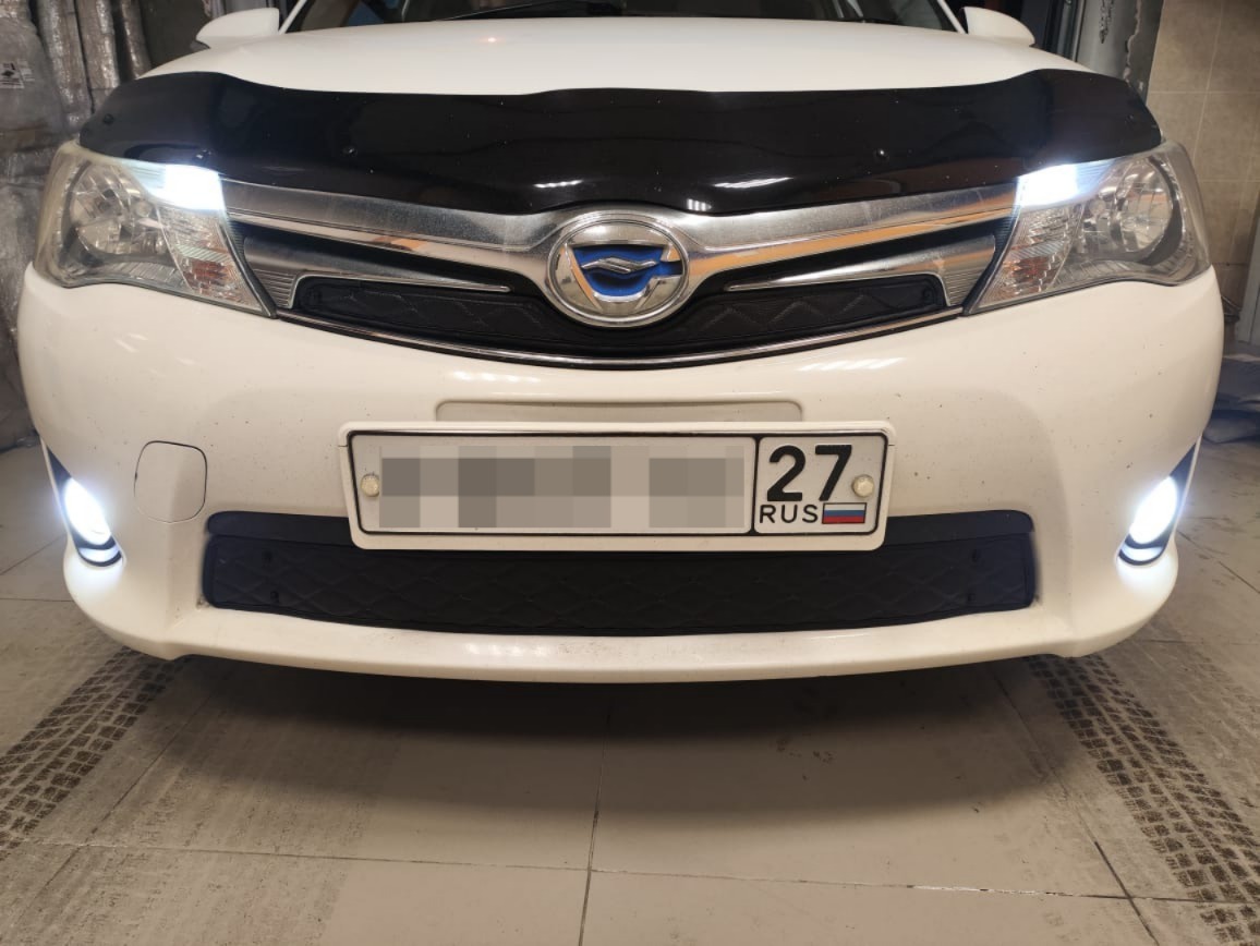 Утеплитель радиатора кожаный Toyota Corolla Fielder (E160) 2012 - 2015