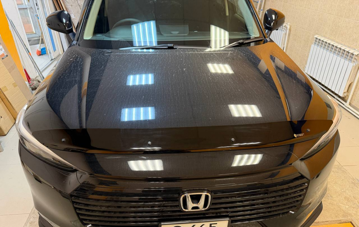 Дефлектор капота Classic полупрозрачный Honda Vezel II 2021 - н.в поколение, джип/suv 5 дв. СА Пластик (Classic полупрозрачный)