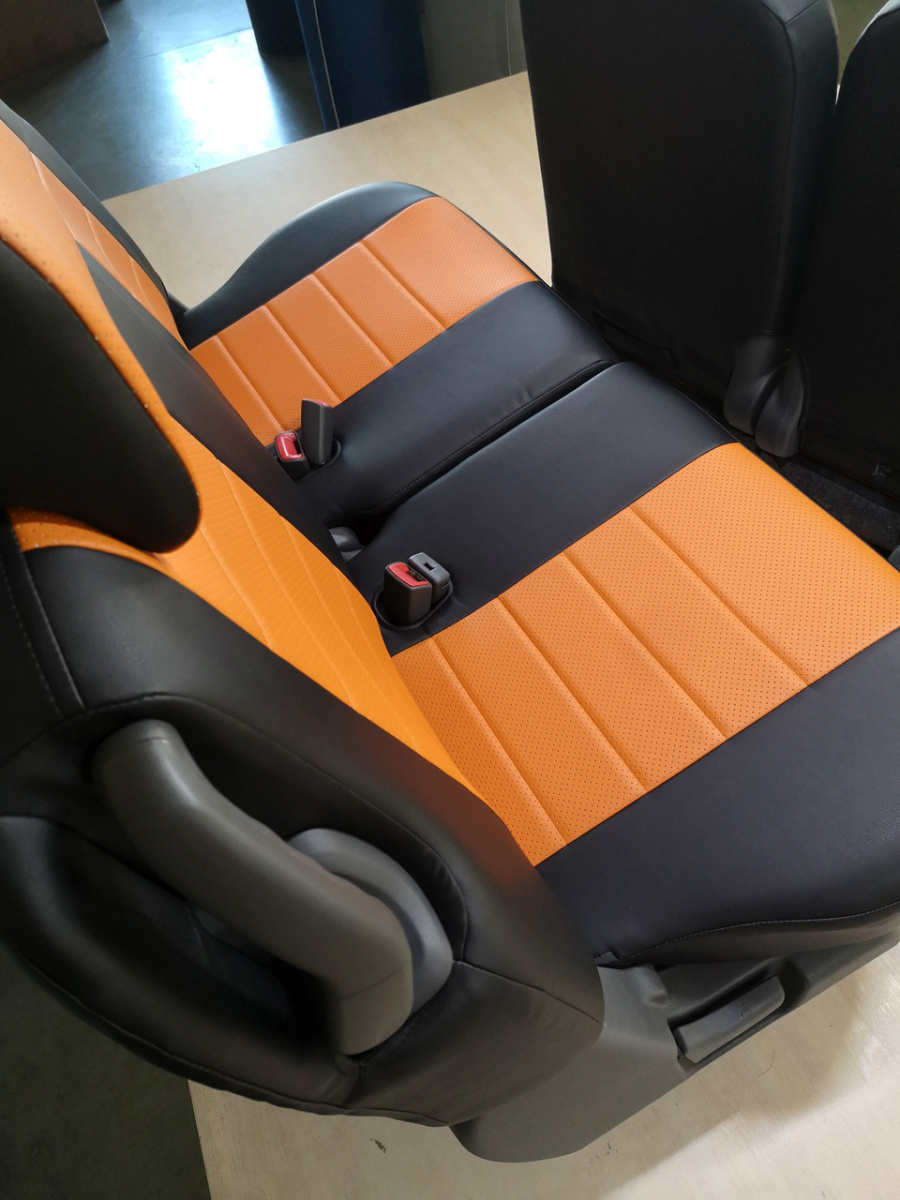 Чехлы Toyota Sienta 80 2003-2015  на 2 ряда Автостиль