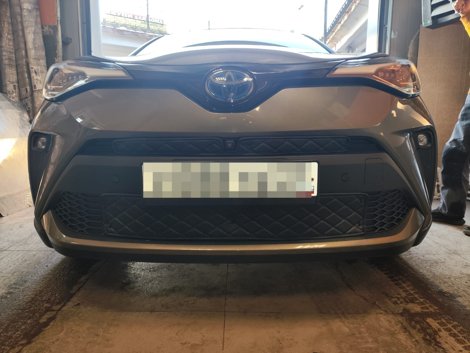 Утеплитель радиатора кожаный 2 части Toyota C-HR 2019 - 2023