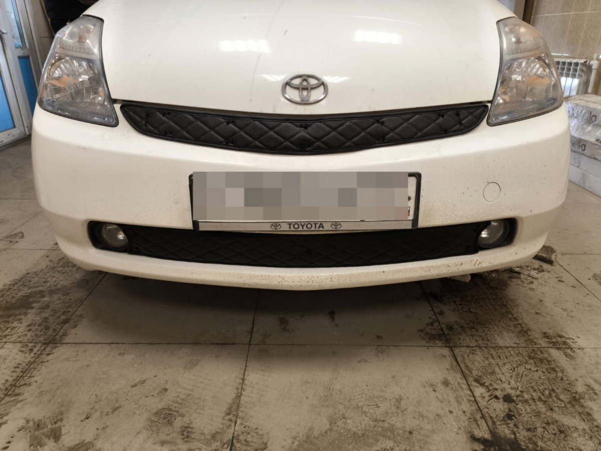 Утеплитель радиатора Prius 20 (2 части) 2003-2011
