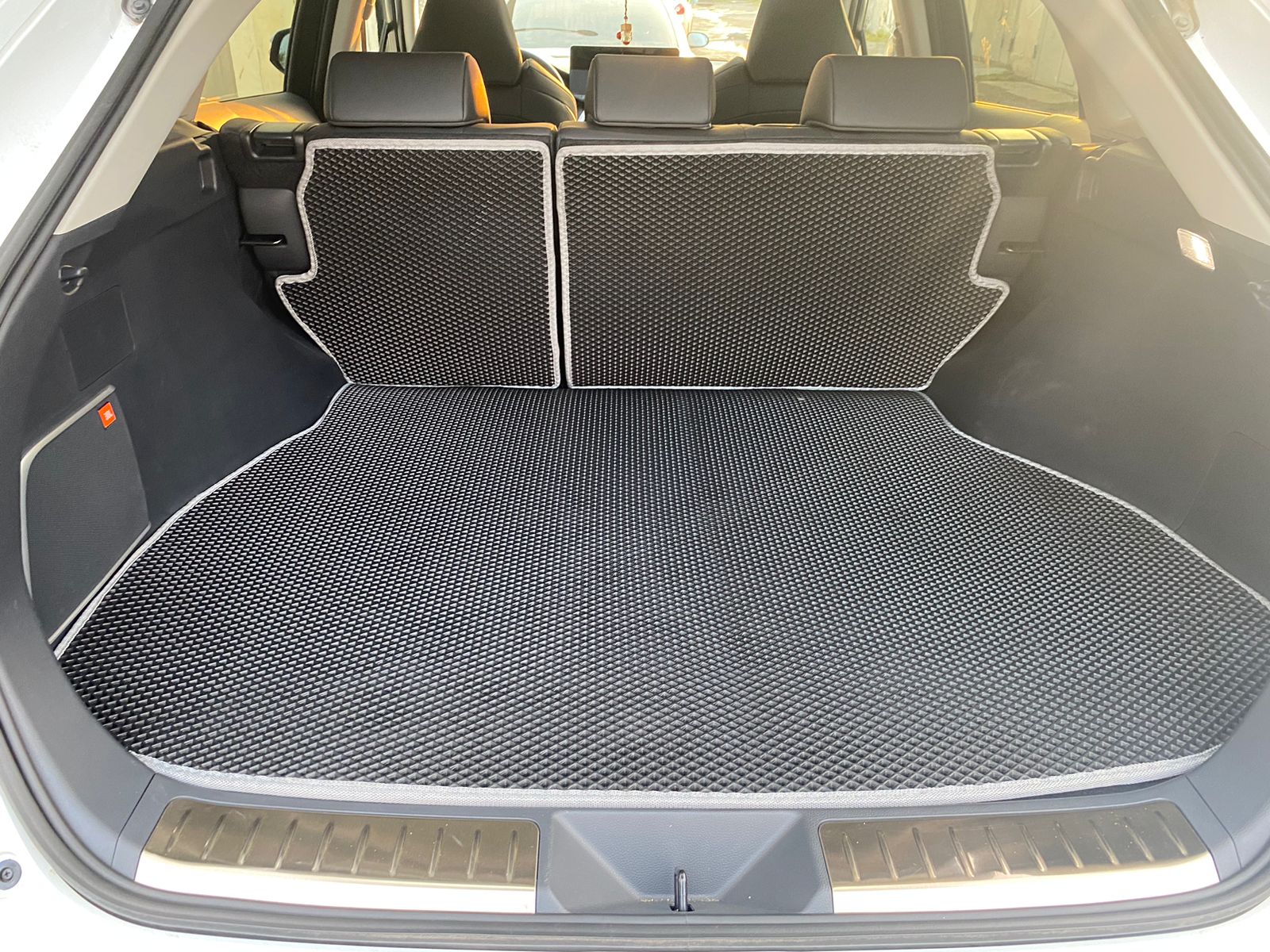 Коврик в багажник EVA (со спинками) Toyota Harrier 80, 85 / Venza XU80 2020 - н.в.