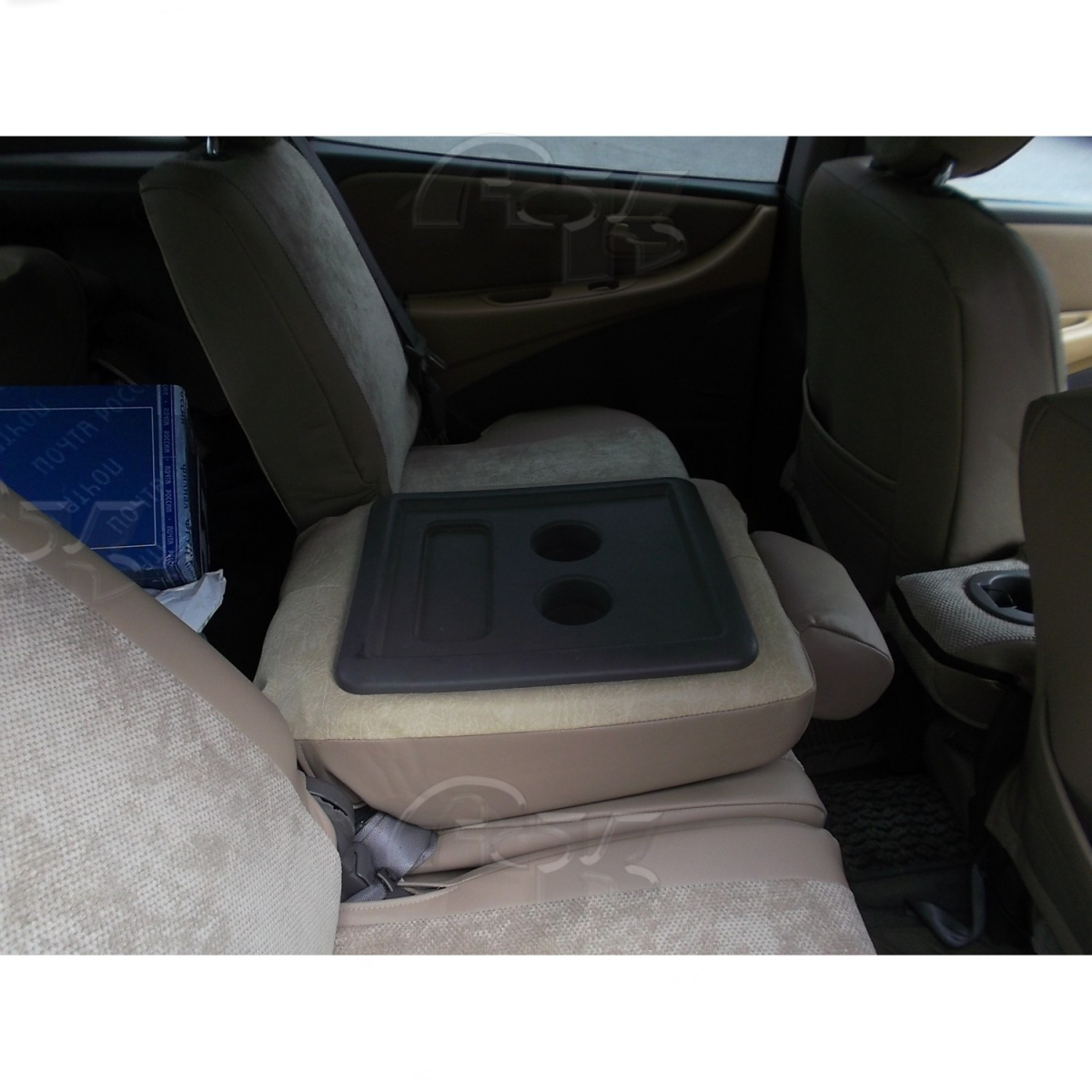 Чехлы из экокожи Nissan Tino I [V10] 12.1998-03.2003 6 мест (Мод.135.0) Автокомфорт