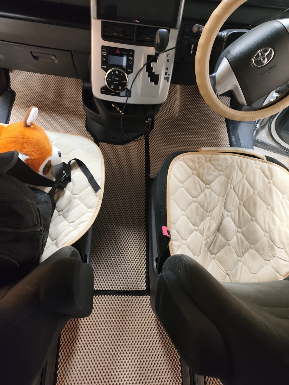 Коврики в салон EVA Toyota Noah / Voxy 70,75 40/40 (с вырезами под полозья)
