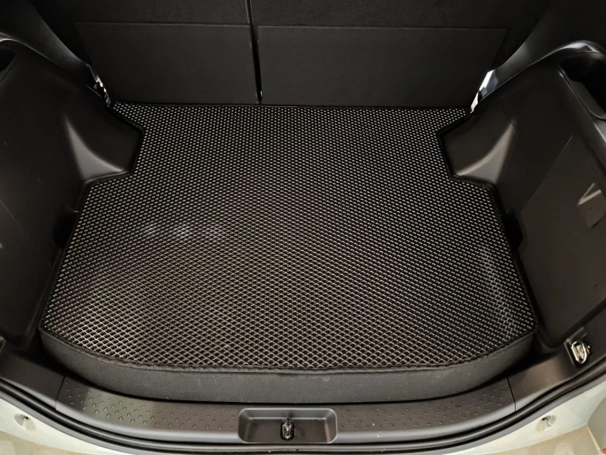 Коврик в багажник EVA Toyota Sienta 2022 - н.в. 3 поколение 5 мест 2WD