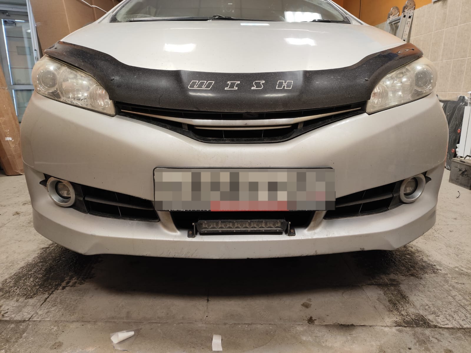 Утеплитель радиатора кожаный Toyota Wish 2009 - 2012 Дорестайлинг №1