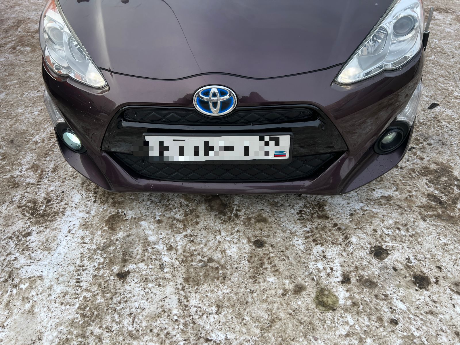 !Утеплитель радиатора кожаный 2 части Toyota Aqua 1 поколение