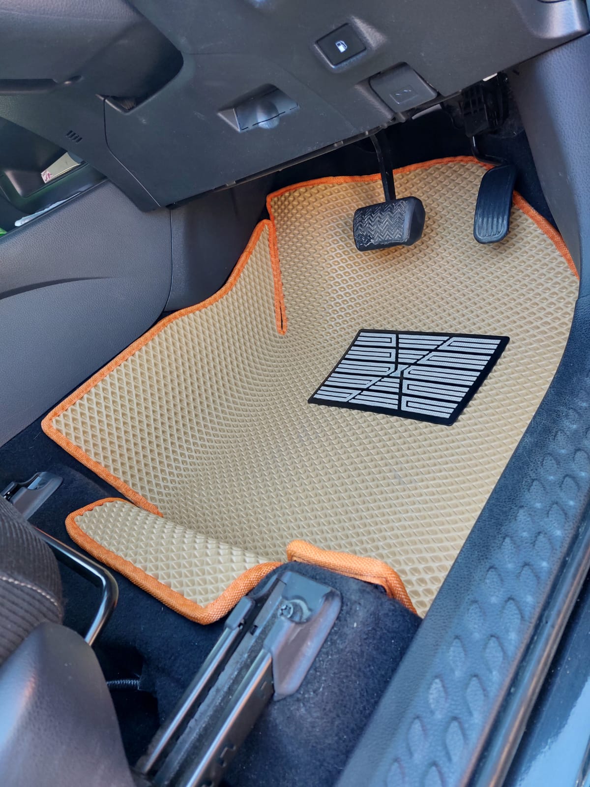 Коврики в салон 3D EVA Toyota C-HR правый руль 2WD (НЕ ГИБРИД)