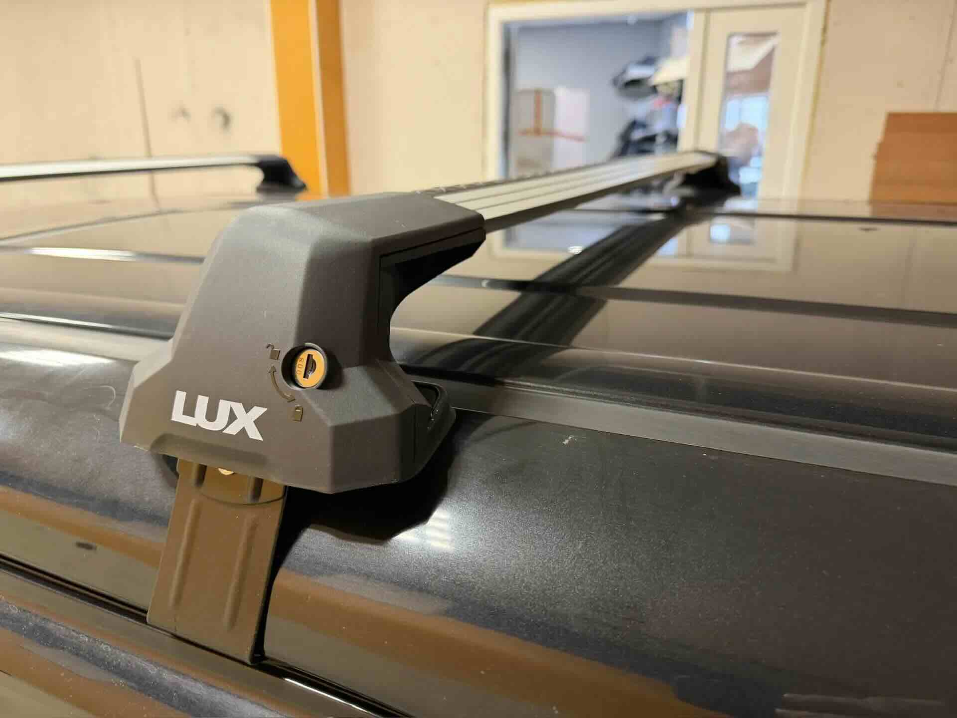 LUX CITY Rumion07n - багажник на крышу (дуги крыловидные серые 130 см)
