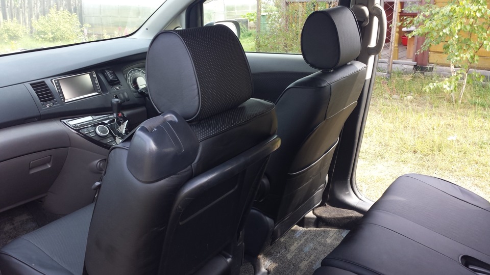 Чехлы из экокожи Toyota Isis I+r+r2 [XM10] 09.2004-12.2017 40/60 (Мод.225.0) - 2 ряда Автокомфорт