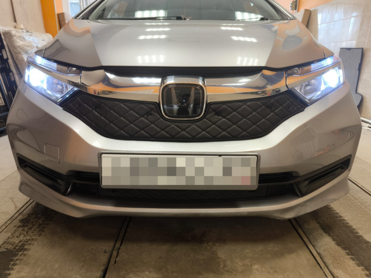 Утеплитель радиатора кожаный 2 части Honda Shuttle 2019-2022 Рестайлинг №2