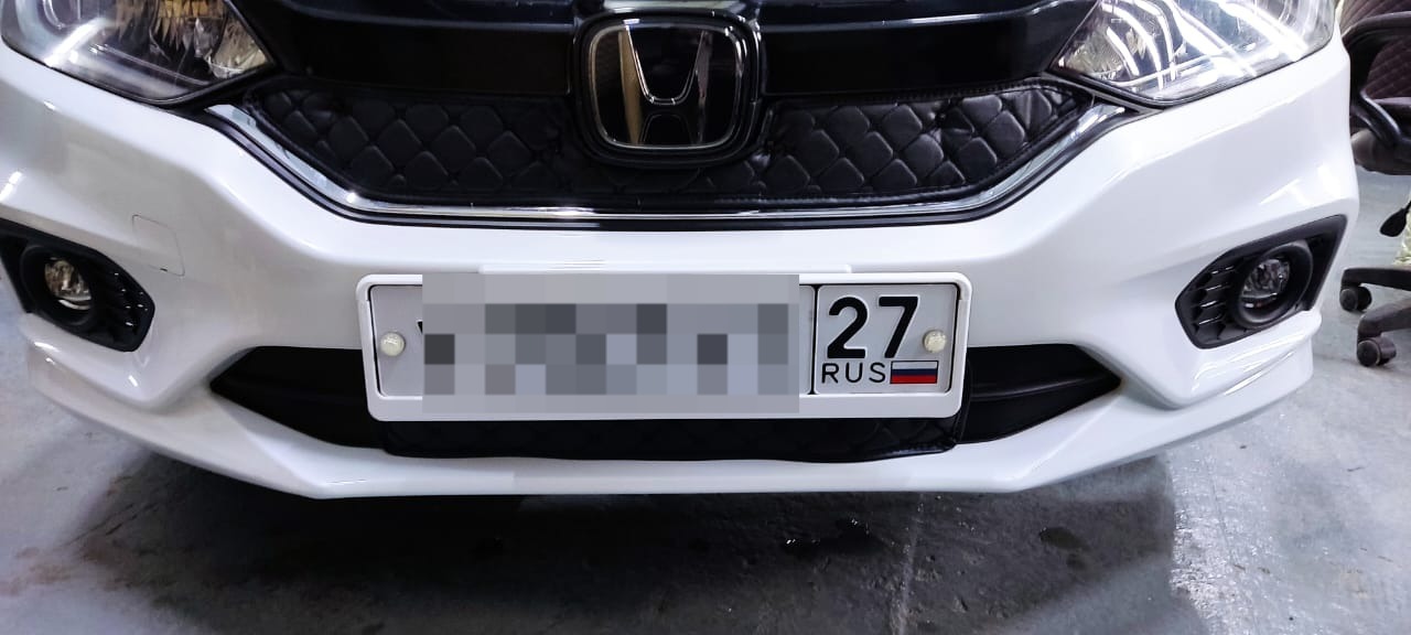 !Утеплитель радиатора кожаный Honda Grace GM5 2017-> ( рест )
