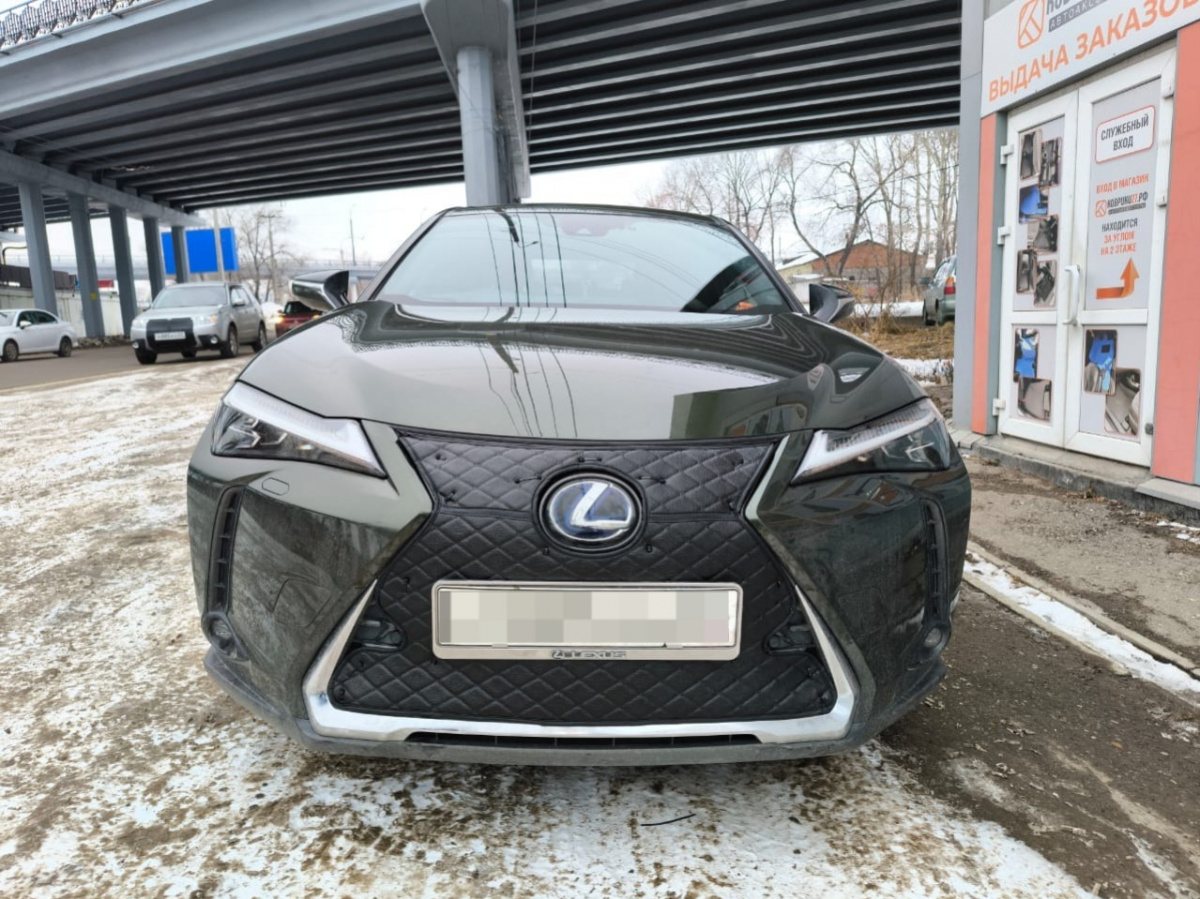 Утеплитель радиатора кожаный Lexus UX 250H