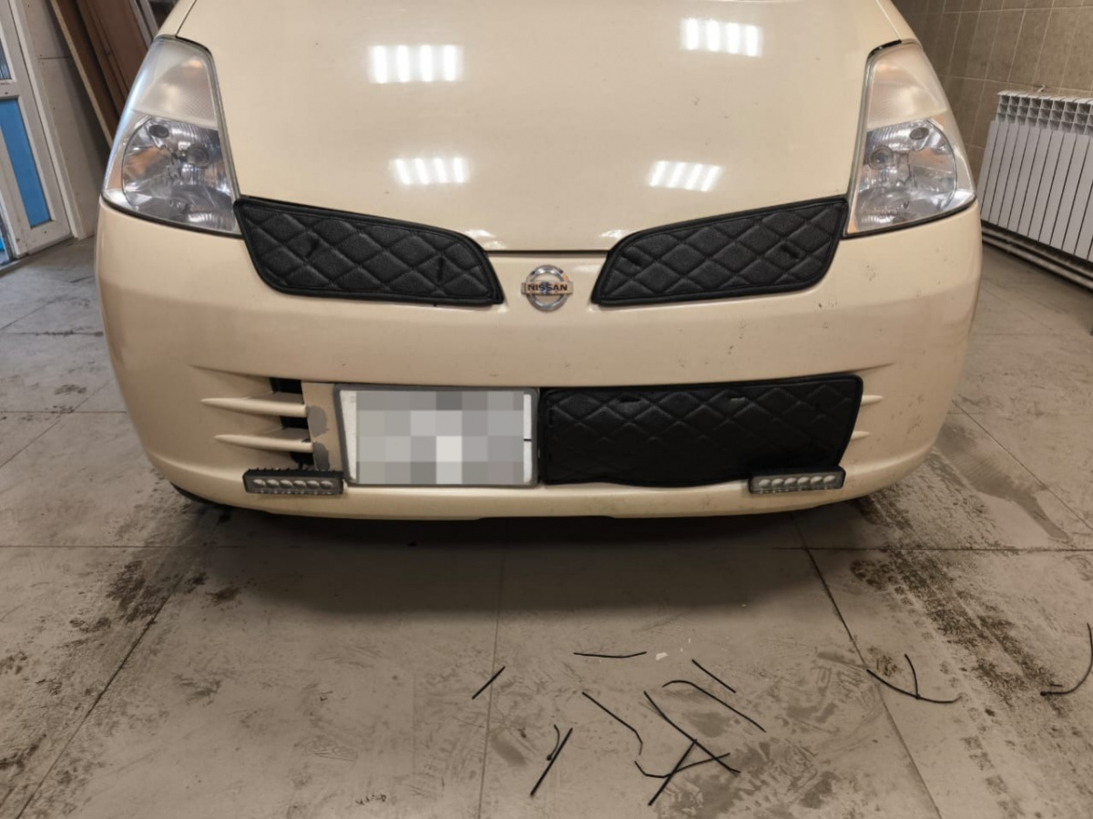 .Утеплитель радиатора кожаный Nissan Moco (G21) 2002 - 2006 (3 Части)