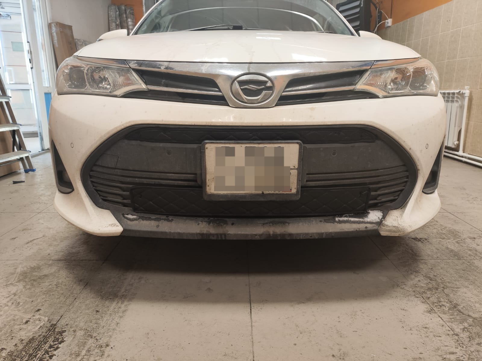 Утеплитель радиатора кожаный Toyota Corolla Fielder (E160) 2017- н.в.