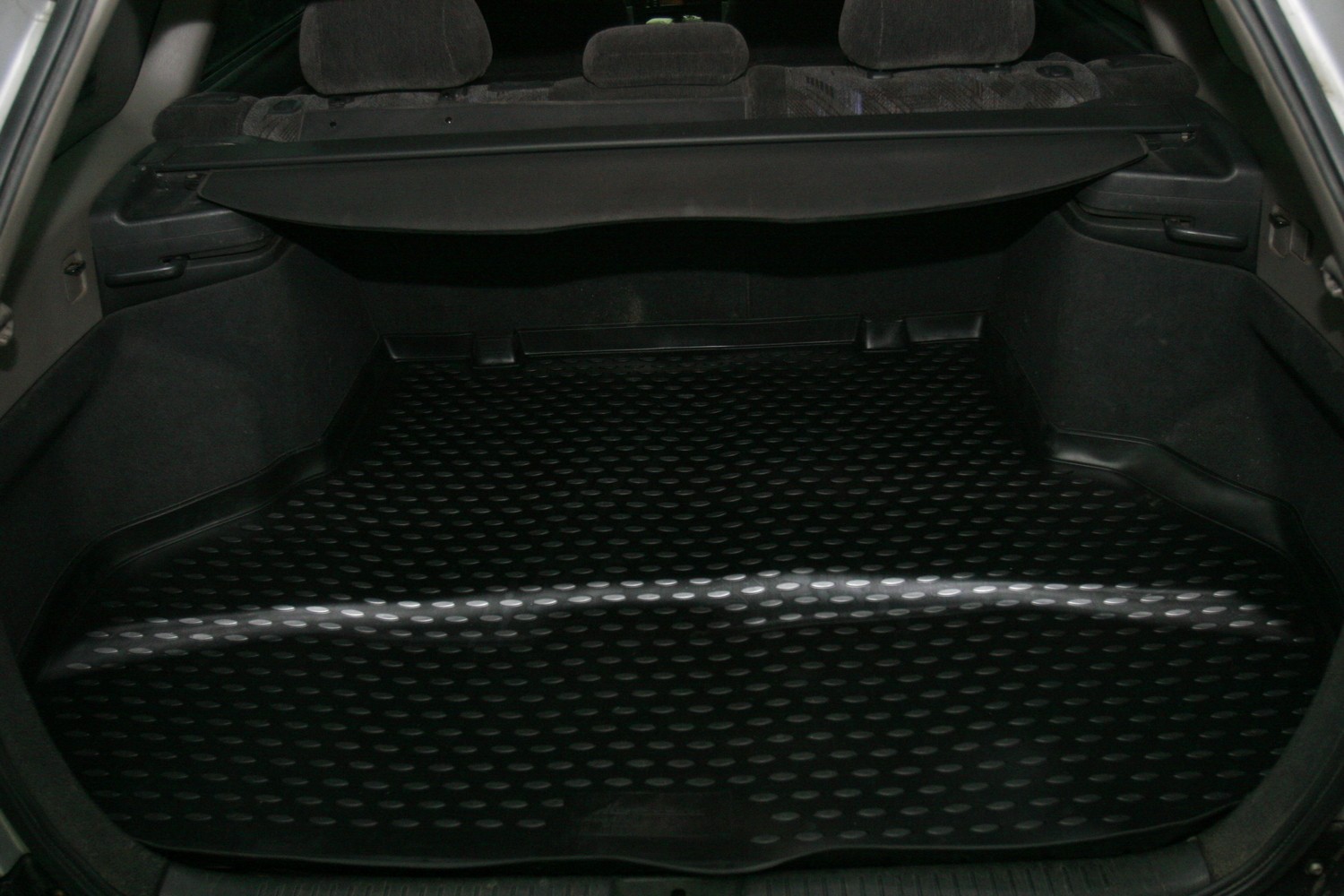 Коврик в багажник TOYOTA Caldina AT211G GDM, 09/1997-08/2002, ун., П.Р. (полиуретан)