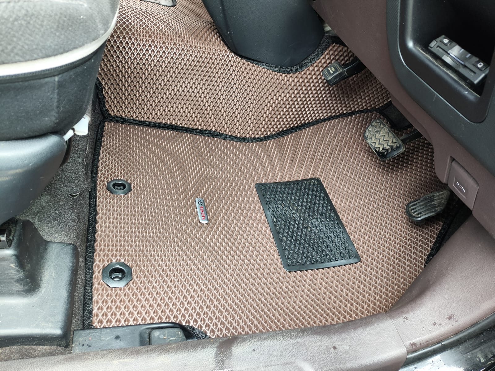Коврики в салон EVA Toyota Porte / Spade 2012-2020 4WD