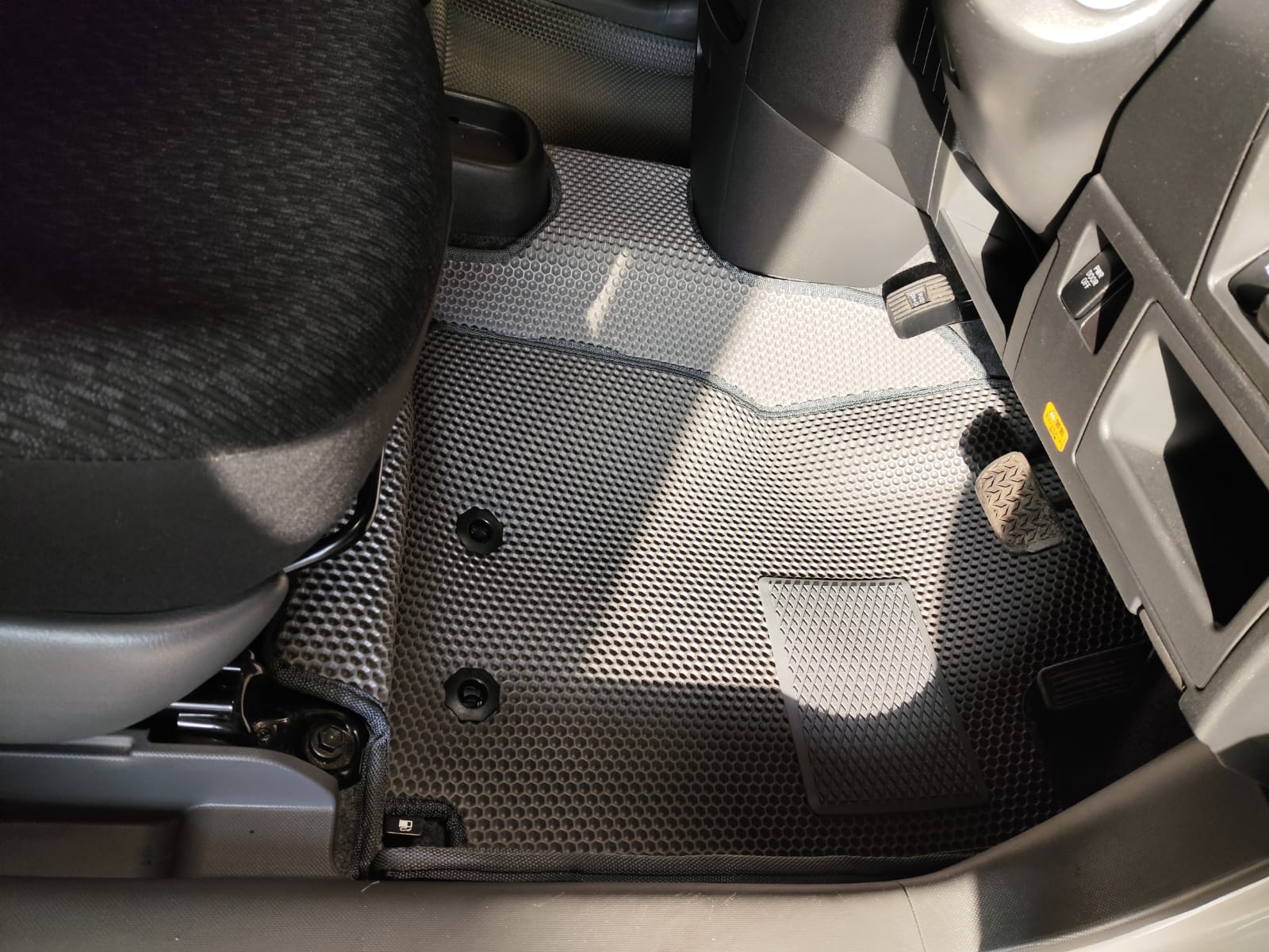 Коврики в салон 3D (только передние) EVA TOYOTA Sienta 2003-2015 4WD
