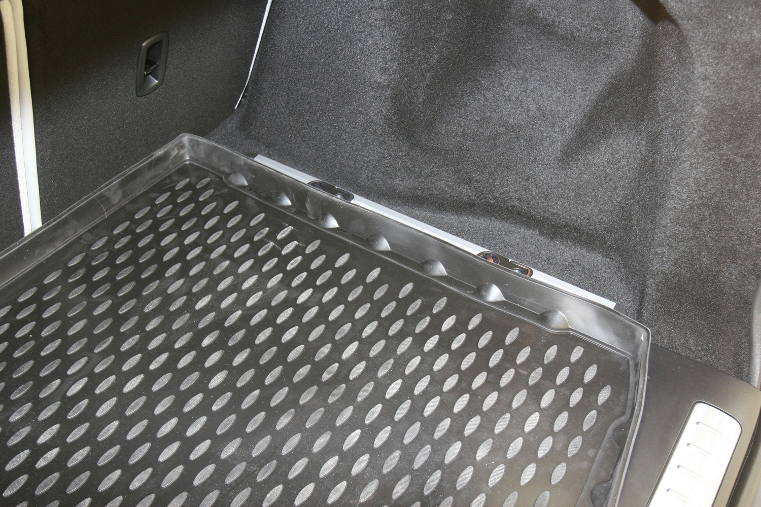 Коврик в багажник LAND ROVER Range Rover Evoque, 2011-> внед.с адаптивной системой крепления (полиур