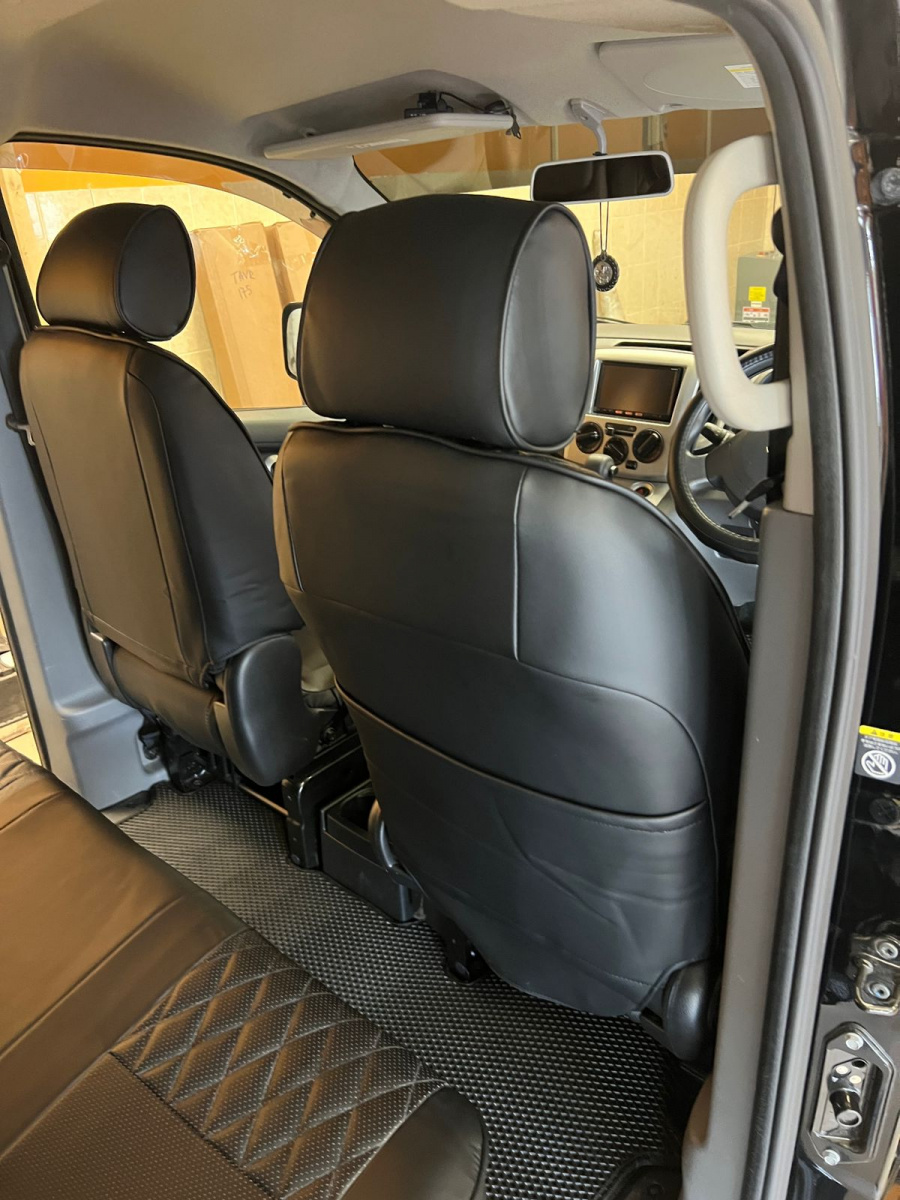 !Чехлы из экокожи Nissan NV200 / Delica D3 2009- разд.подг. 60/40 (Мод.522.0) Автокомфорт