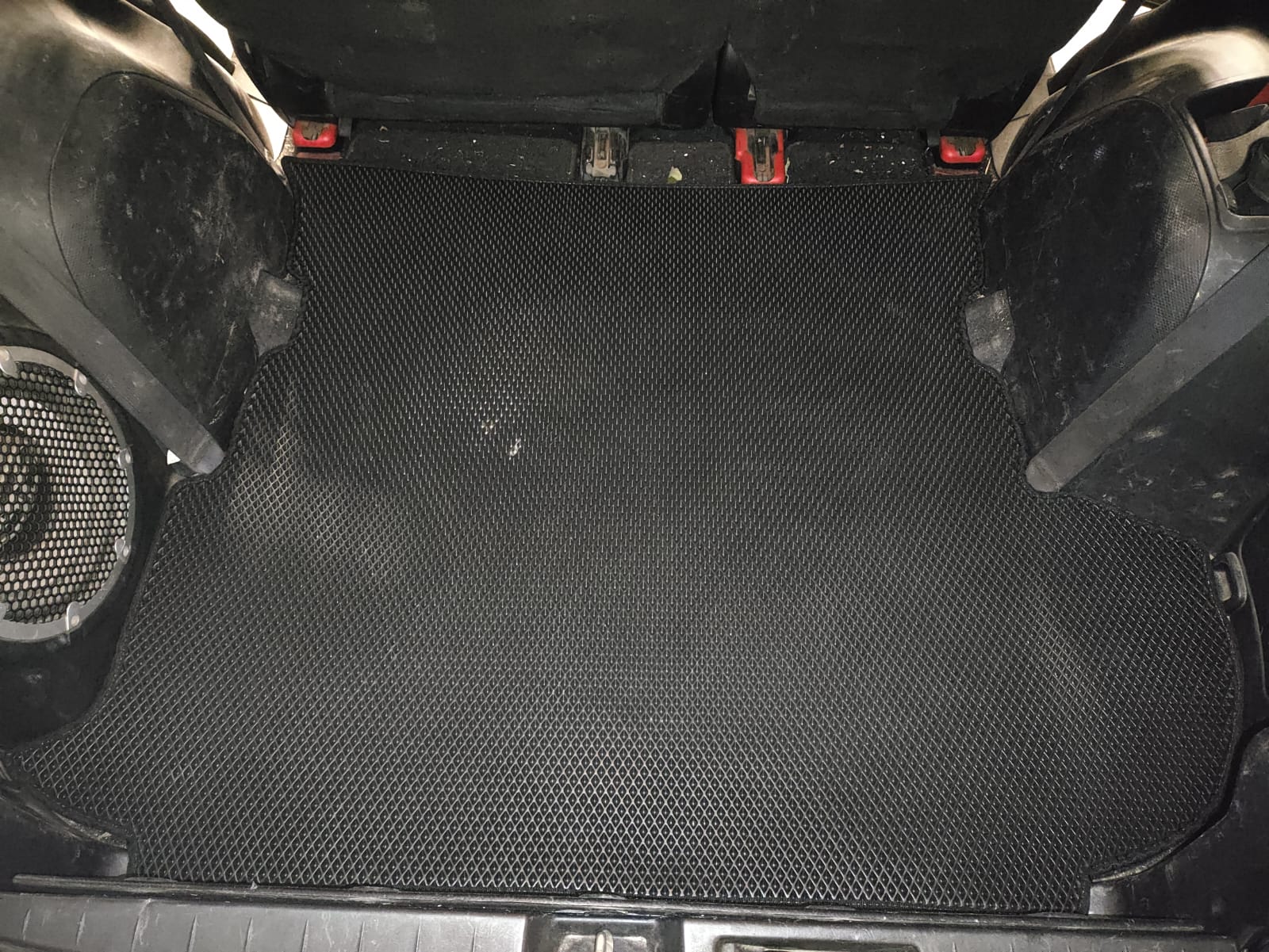 Коврик в багажник EVA Mitsubishi Outlander XL 2006-2012 Правый руль (с сабвуфером)