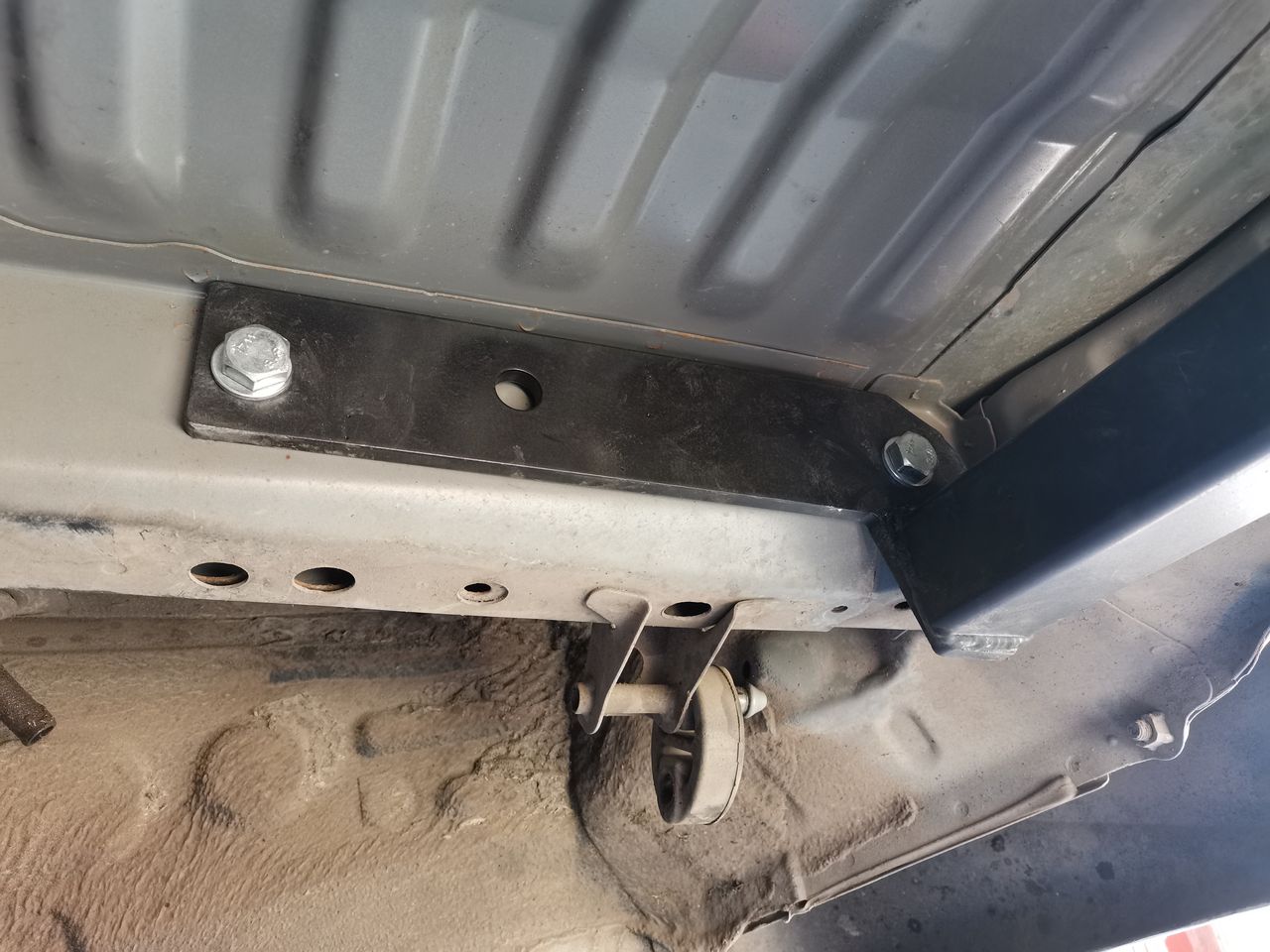 Фаркоп Toyota Alphard 2WD/4WD 2002-2008 тип шара A Halty