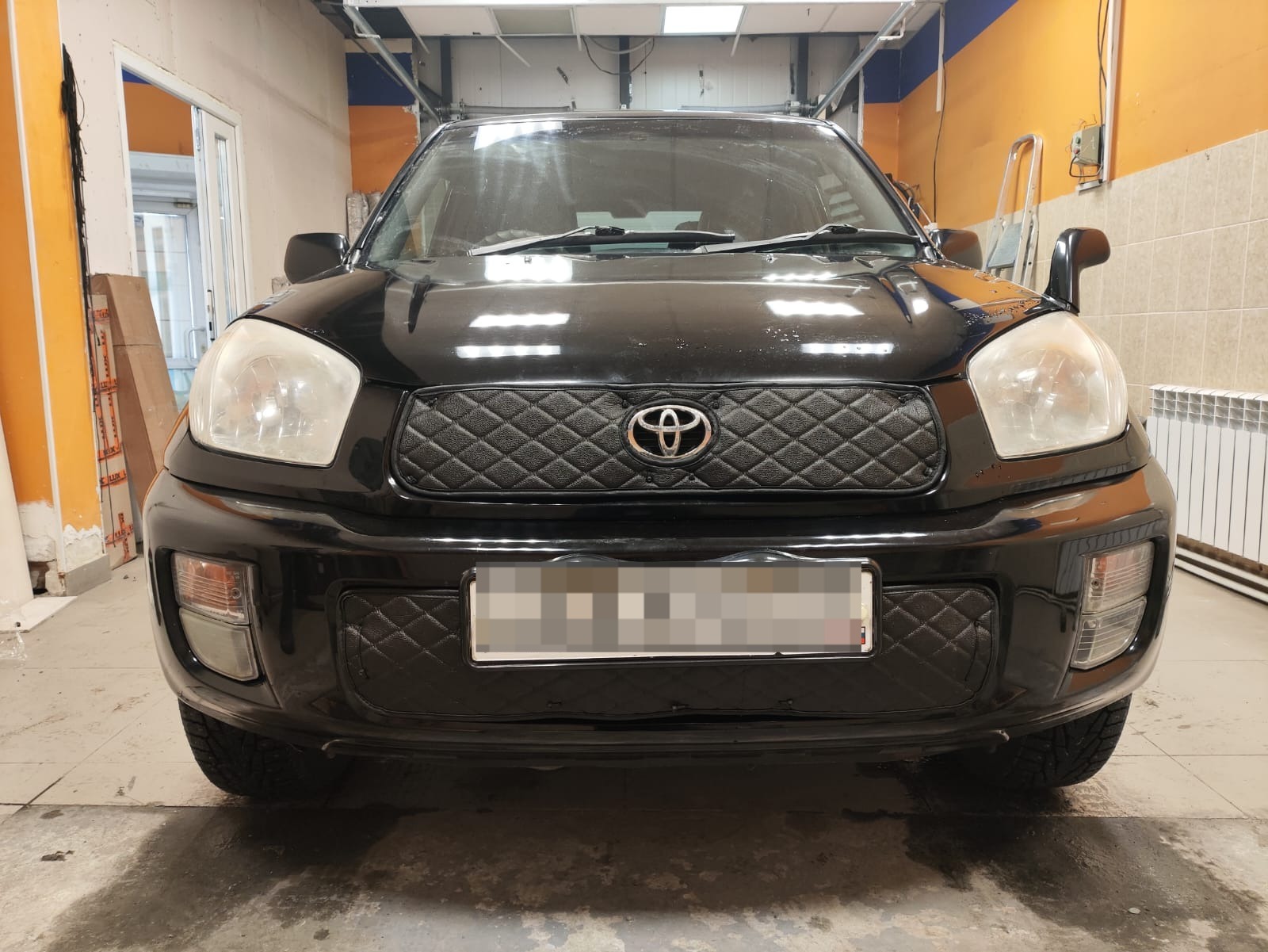 Утеплитель радиатора кожаный Toyota RAV4 (XA20) 2000 - 2003