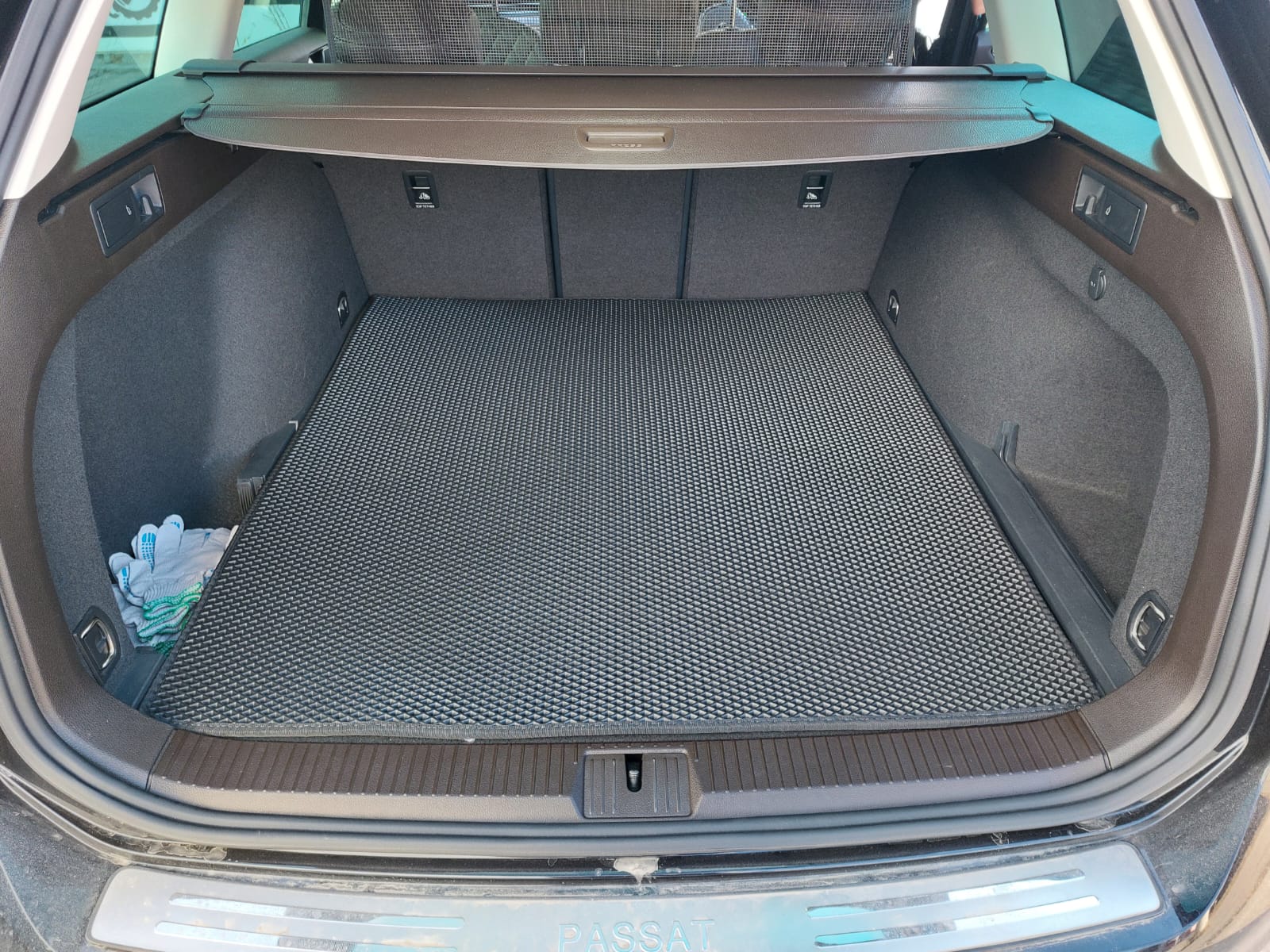 Коврик в багажник EVA Volkswagen Passat B8 2015- 2021 УНИВЕРСАЛ правый руль