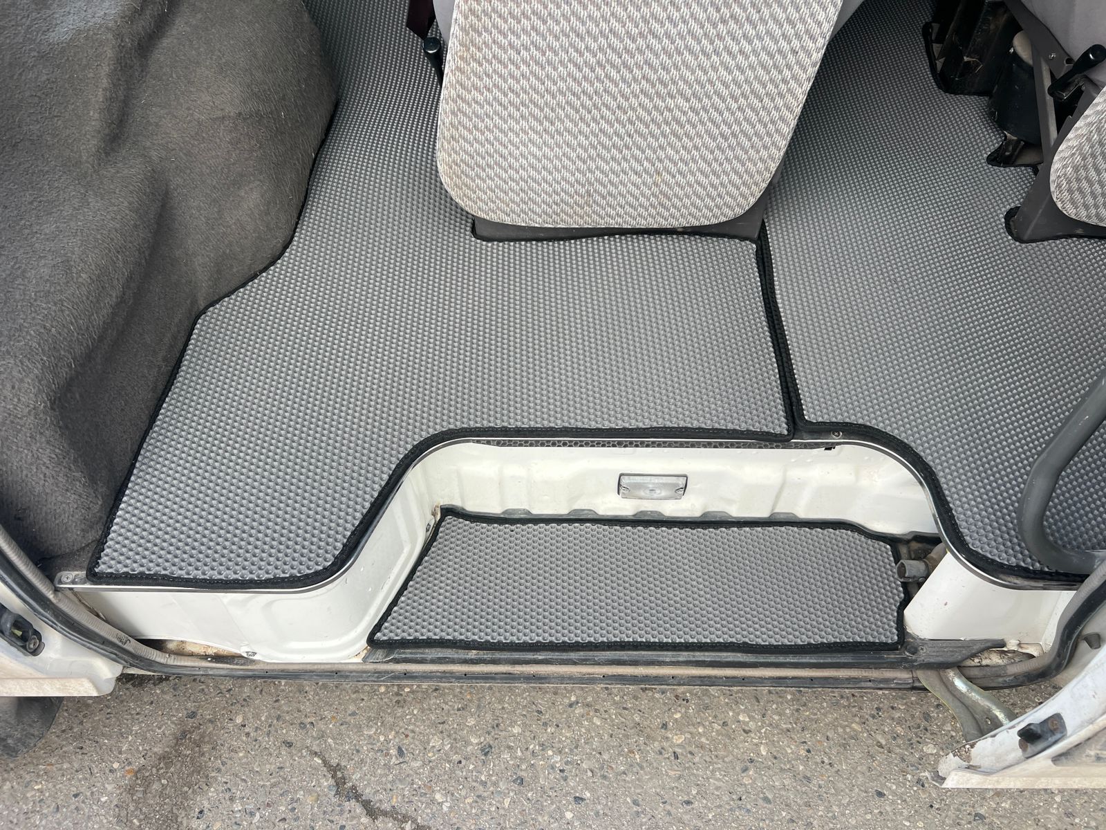 Коврики в салон EVA Nissan Caravan E24 1986 - 2001