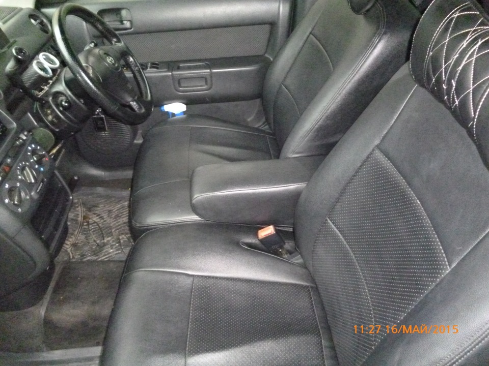 Чехлы из экокожи Toyota bB I+r [NCP30] 01.2000-11.2005 диван (Мод.199.0) Автокомфорт