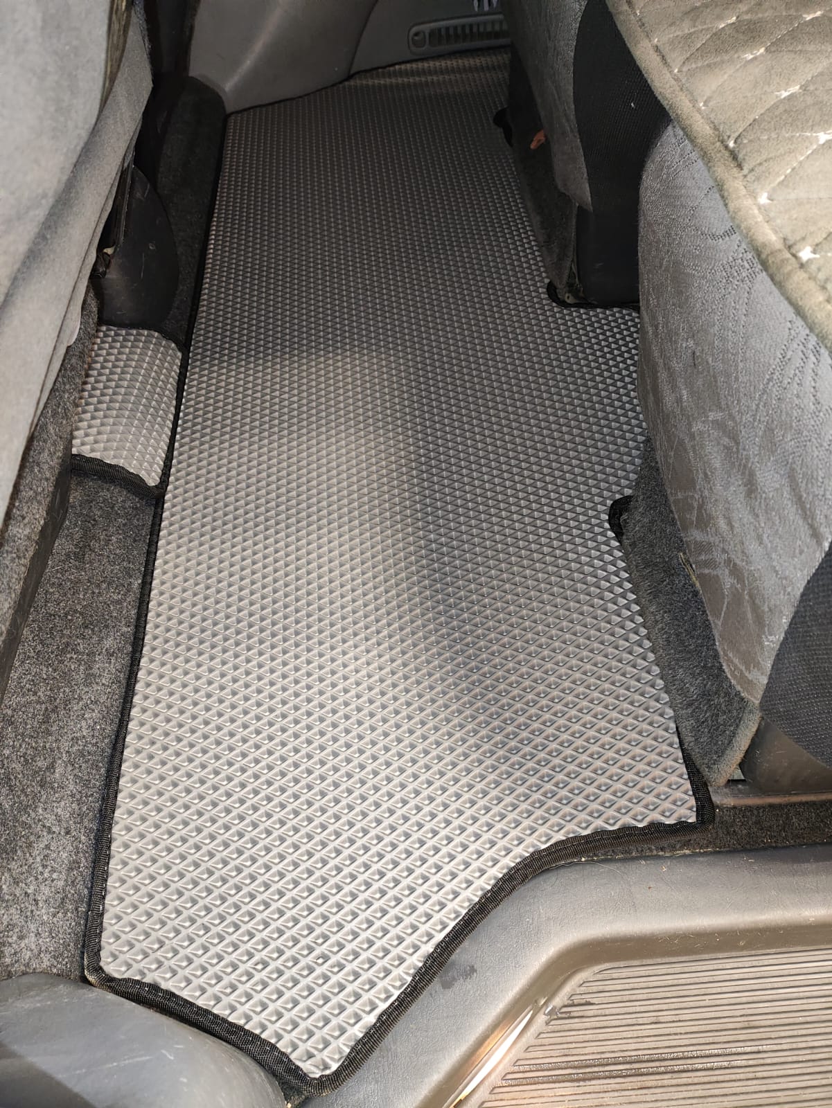 Коврики в салон EVA Toyota Hiace Regius 60/40 1997 - 1999 (со столиком)