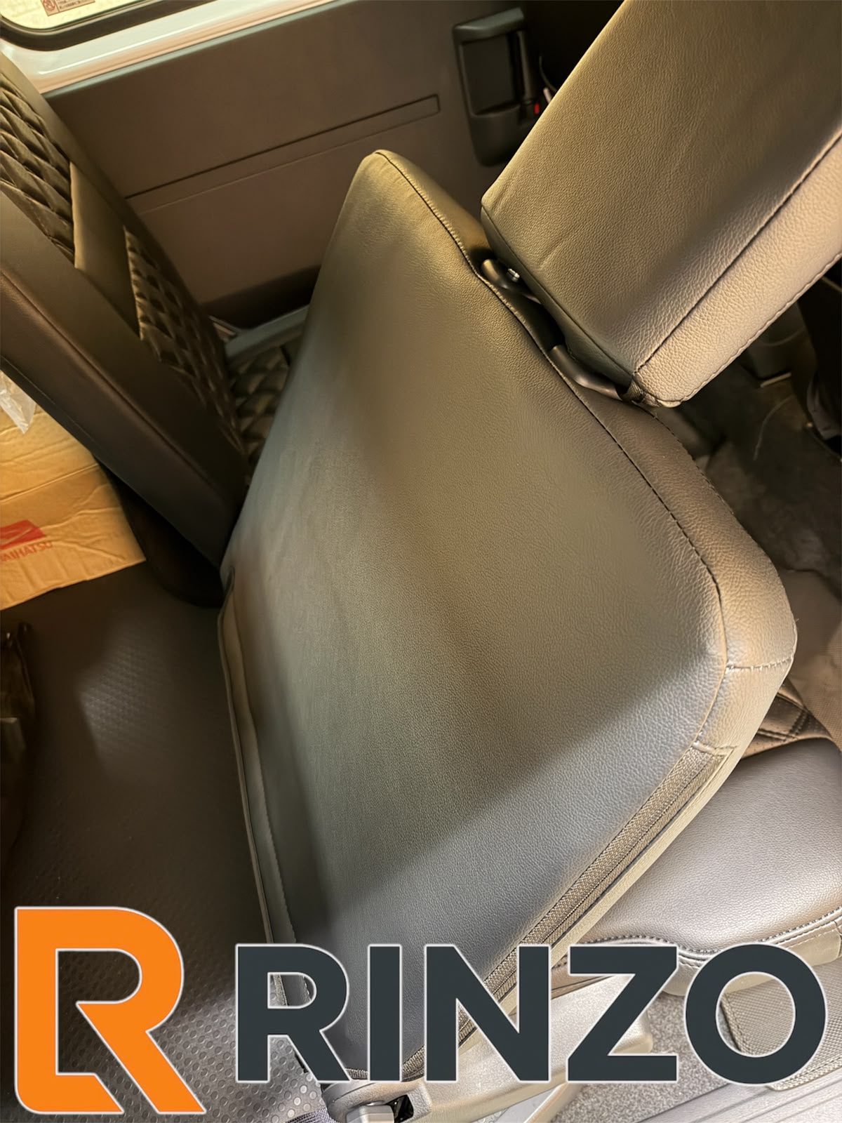 Чехлы Rinzo кожа PVC Daihatsu Atrai  S700V/S710V 2022- модель Grid (ромб)