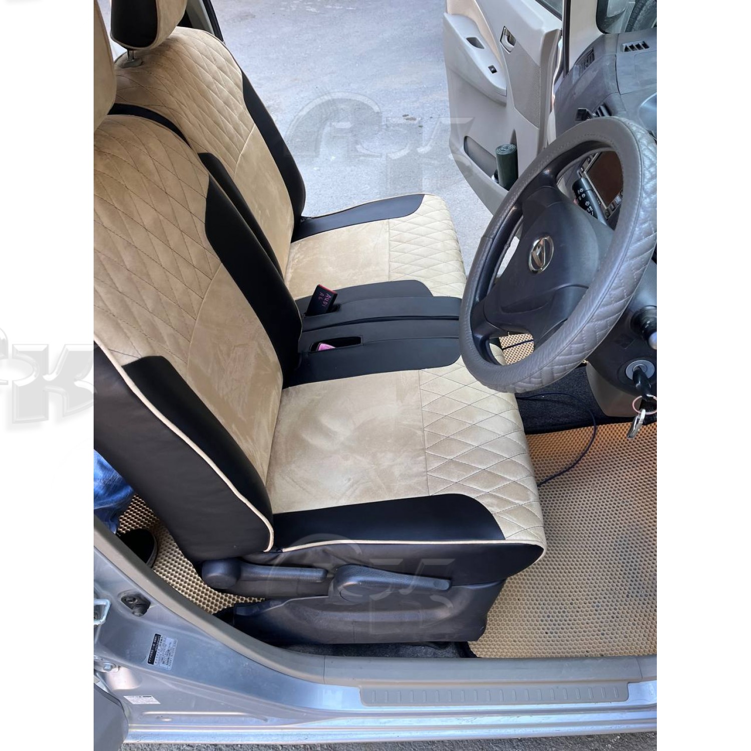 Чехлы из экокожи Daihatsu Move 5 дв. 2010 - 2014 Автокомфорт