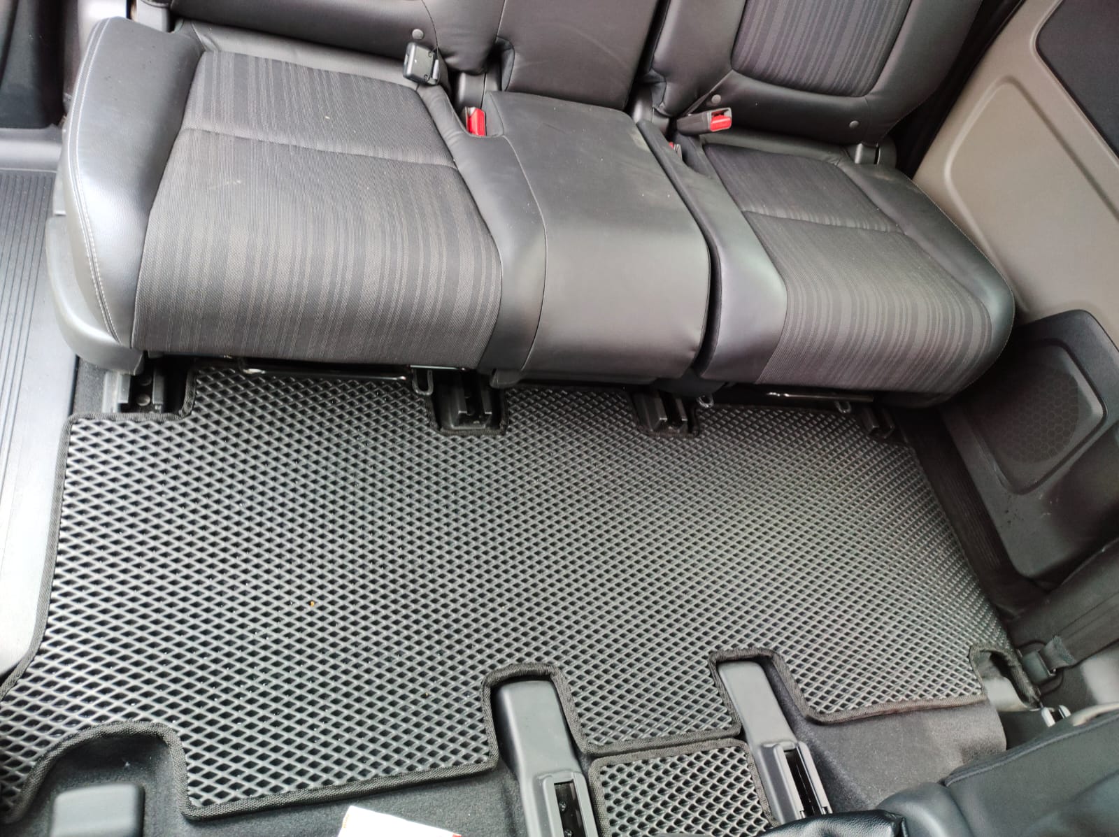 Коврики в салон EVA Honda Freed+ и Freed 2016 - н.в. GB7, GB8 60/40 ГИБРИД