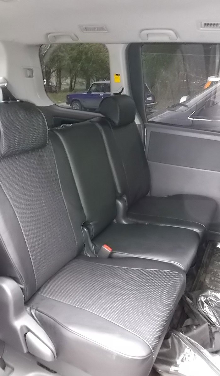 Чехлы из экокожи Toyota Voxy (Noah) 70 75 06.2007-12.2013 40/20/40 (Мод.270.0) - 3 ряда Автокомфорт