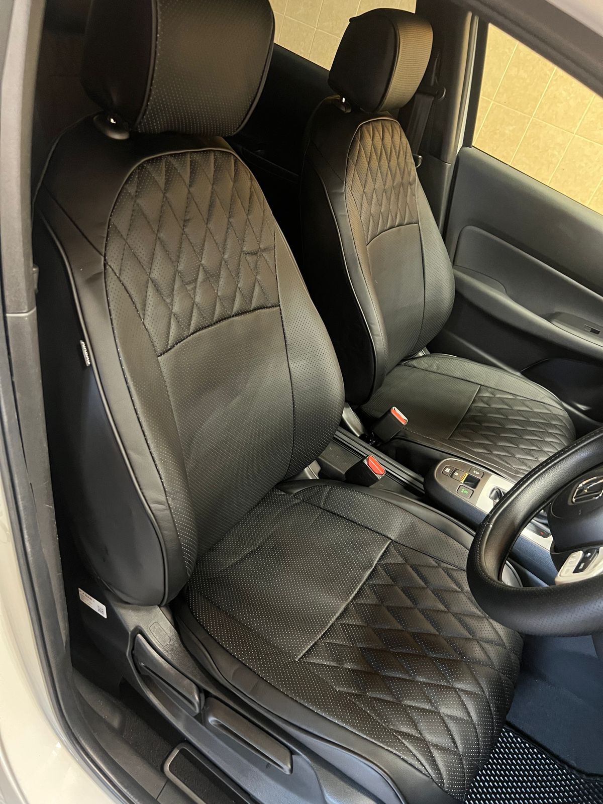 Чехлы из экокожи Honda Fit 4 IV 2019 - н.в  Автокомфорт