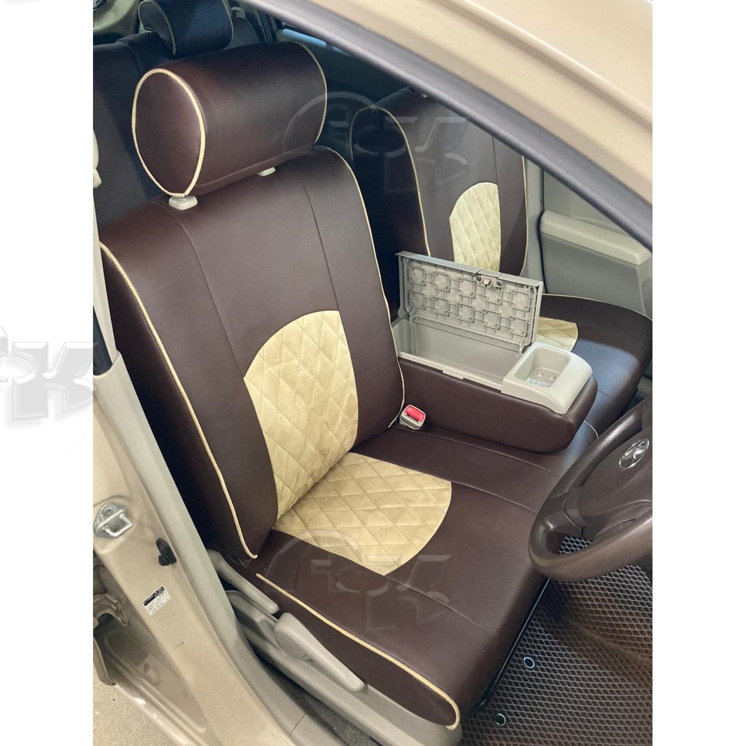 Чехлы из экокожи Toyota Passo (Daihatsu Boon) 30 02.2010-03.2016 1+1,5 разд.подг.  (Мод.473.0) Автокомфорт