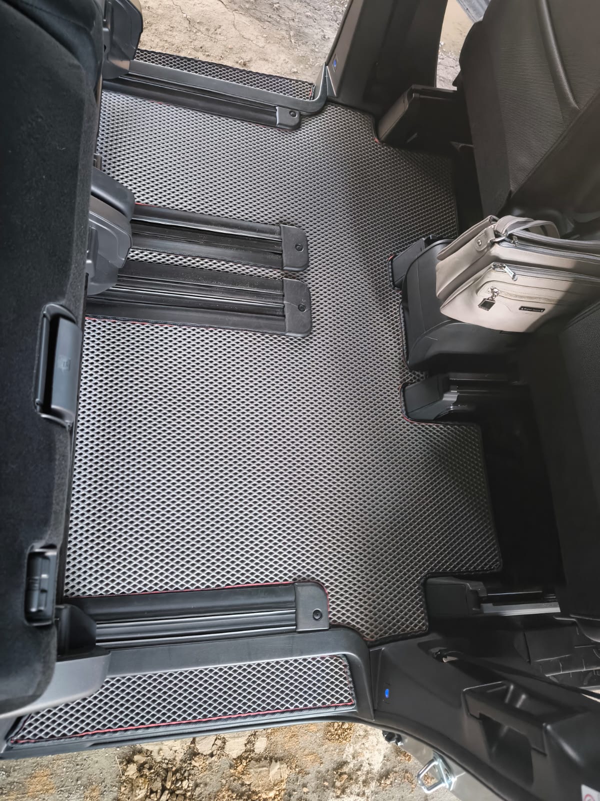 Коврики в салон EVA Mitsubishi Delica D5 2007 - 2019 60/40 дорест