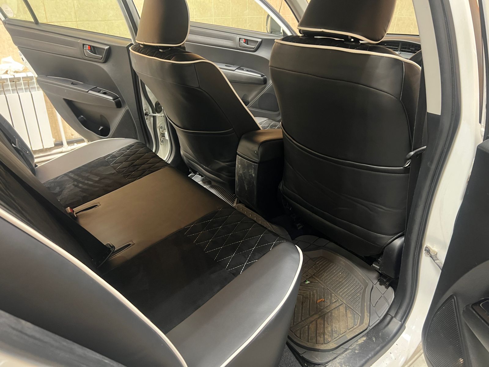 Чехлы из экокожи Toyota Corolla Axio 160 2012-> (Мод.420.0) Автокомфорт