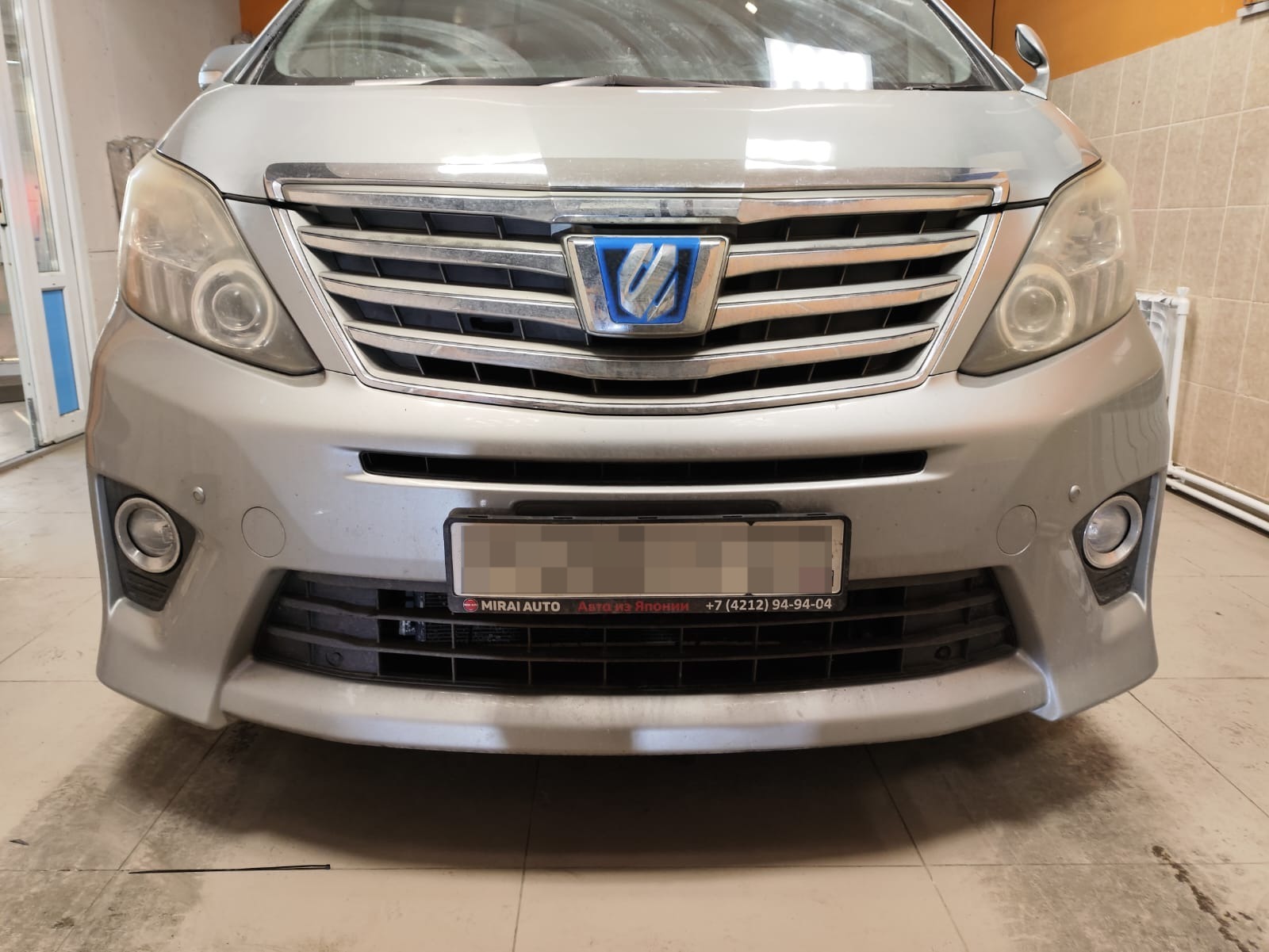 Утеплитель радиатора кожаный Toyota Alphard (H20) 2011 - 2015