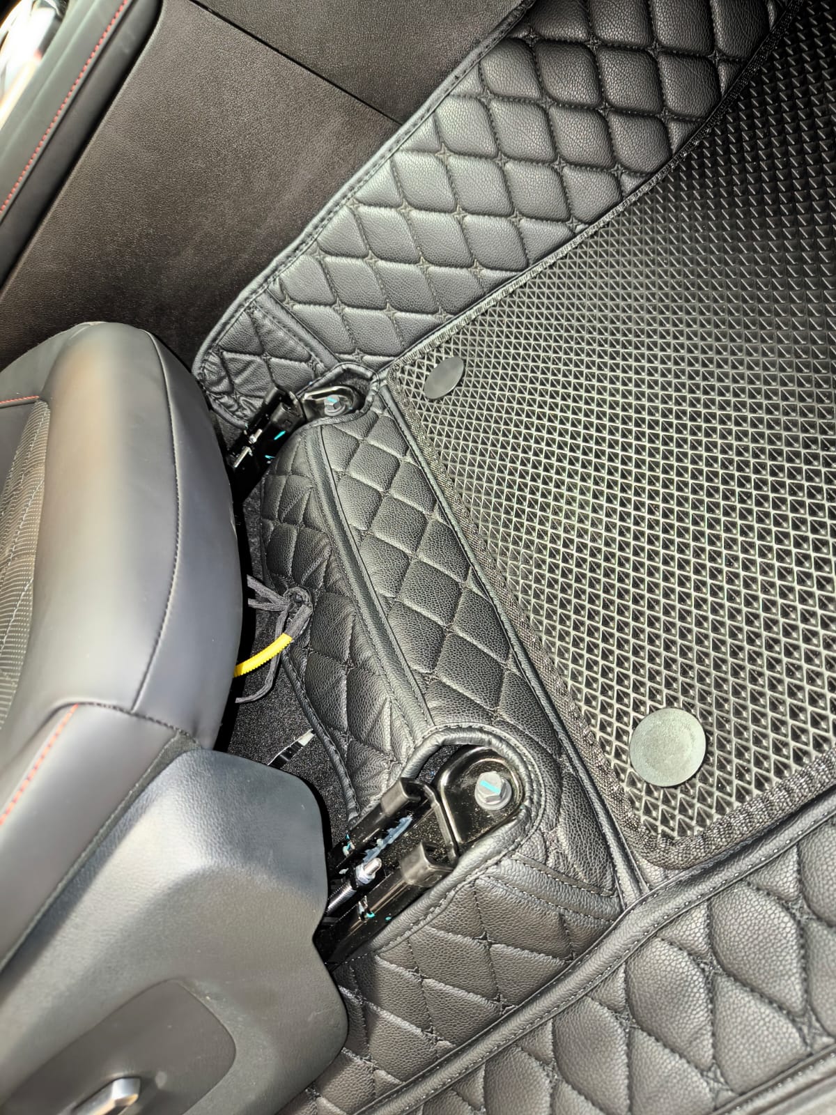 Коврики кожаные в салон 3D JAC T9 2024-