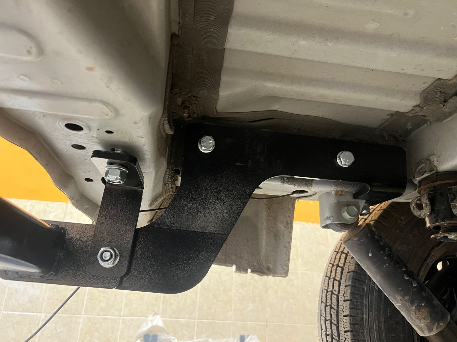 Фаркоп ТСУ Nissan NV200 / Delica D3, год выпуска 2009 -... (тип шара F) Уникар