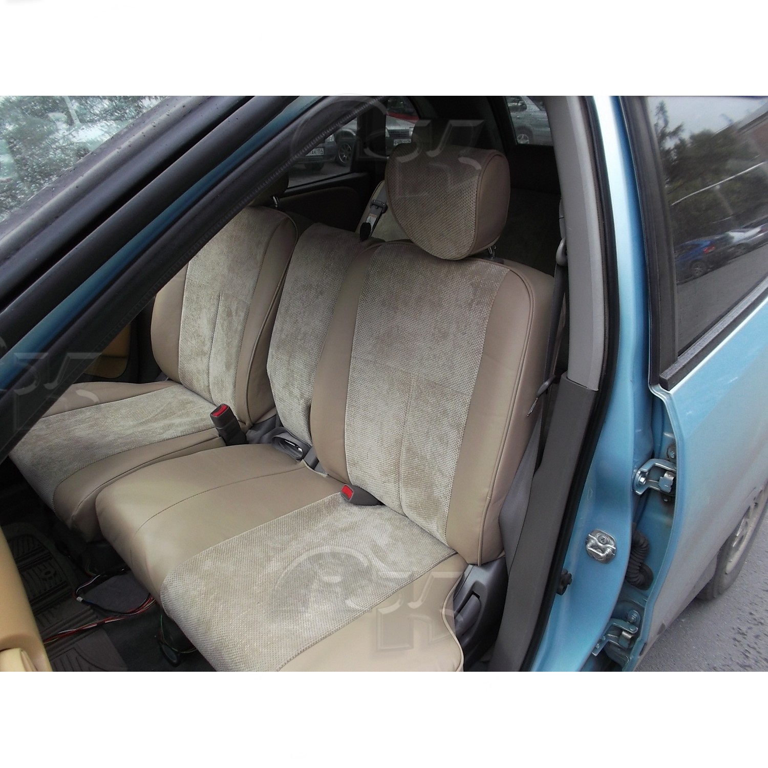Чехлы из экокожи Nissan Tino I [V10] 12.1998-03.2003 6 мест (Мод.135.0) Автокомфорт