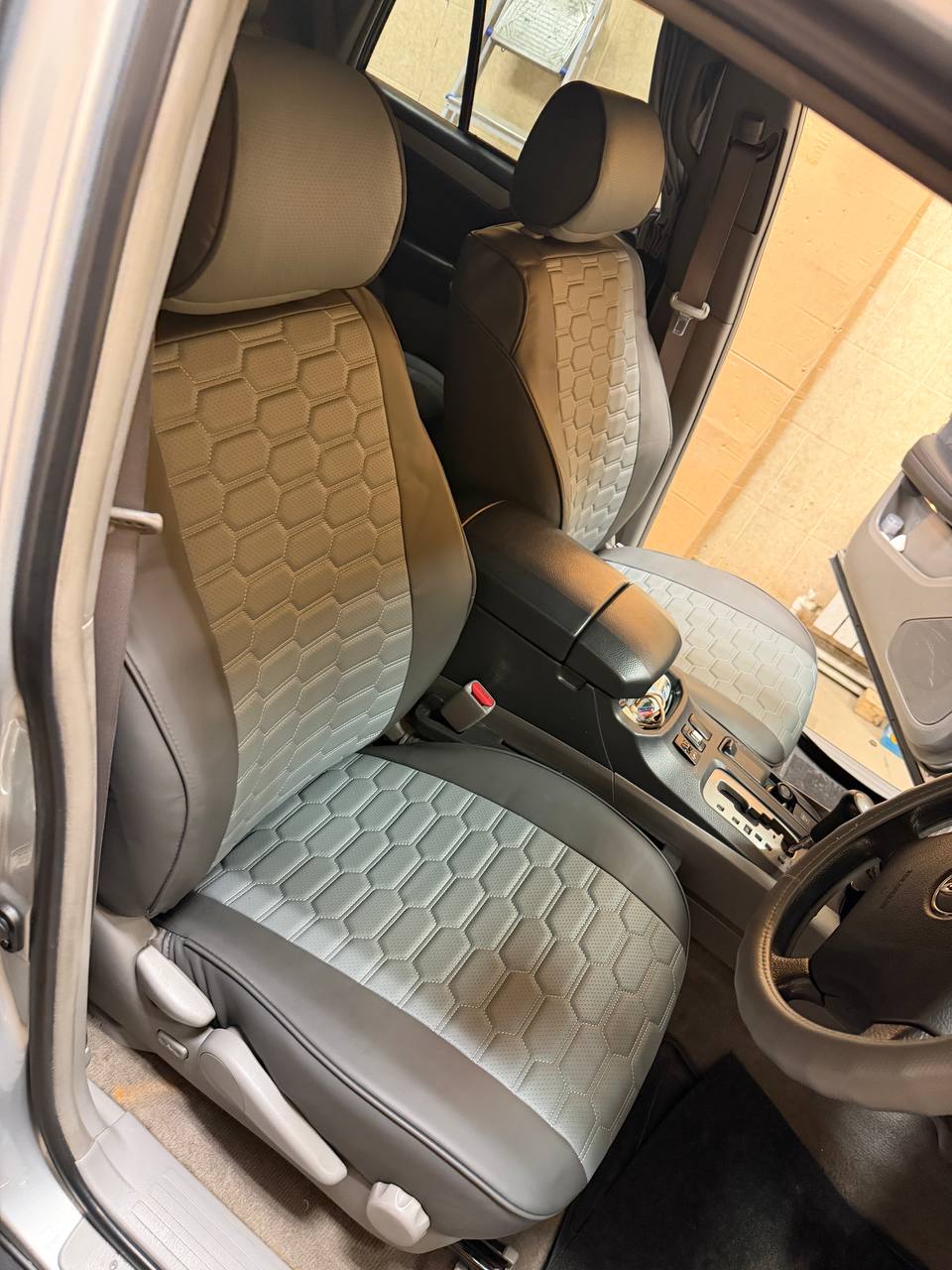 Чехлы из экокожи Toyota Hilux Surf (4Runner) 215 10.2002-07.2009 (Мод.222.0) Автокомфорт