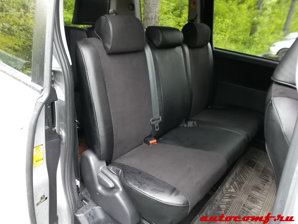 Чехлы из экокожи Toyota Voxy (Noah) 70 75 06.2007-12.2013 40/60 (Мод.390.0) - 3 ряда Автокомфорт