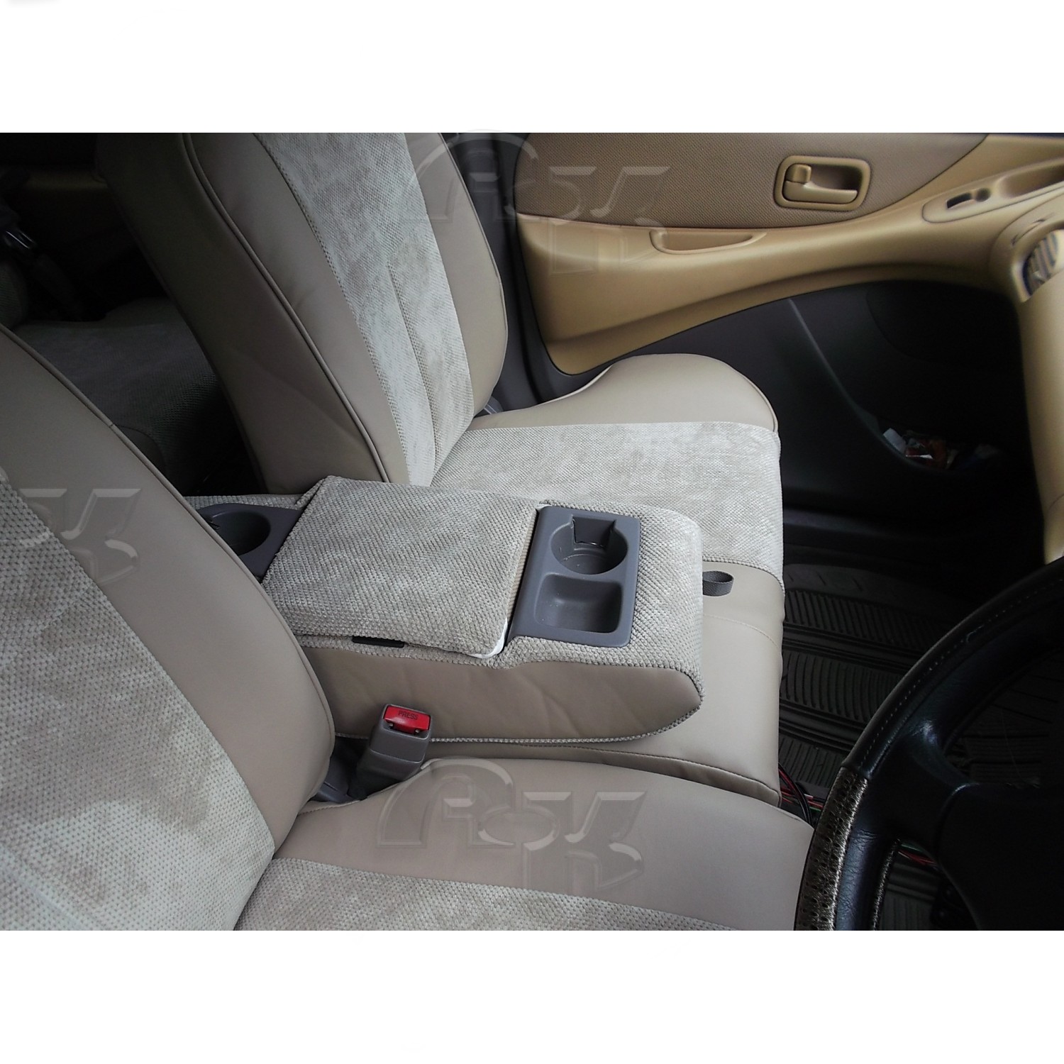 Чехлы из экокожи Nissan Tino I [V10] 12.1998-03.2003 6 мест (Мод.135.0) Автокомфорт
